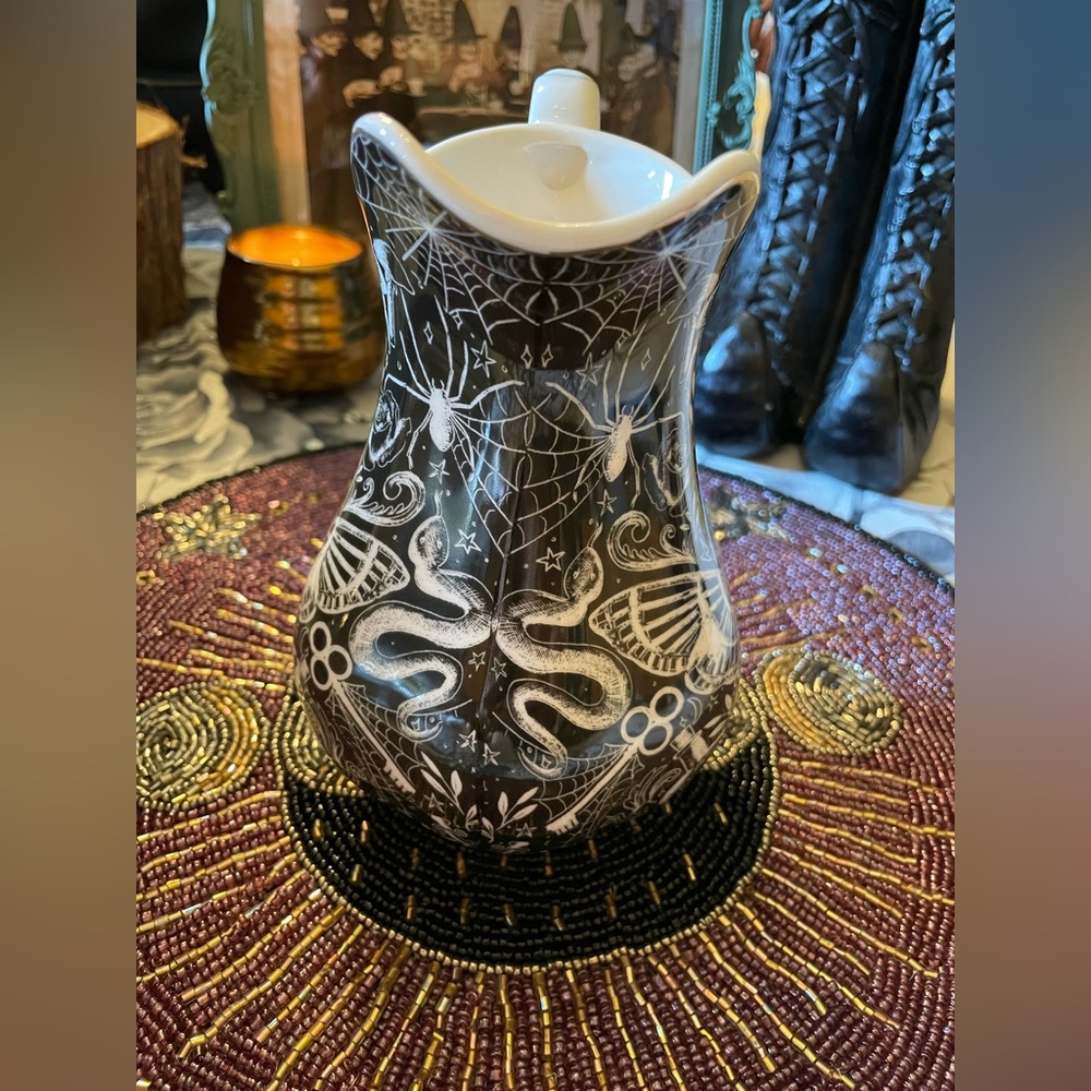 MONTEREY BAY NEW Fine Porcelain Gothic Serving Pitcher With Moth Skull Design - Picture 16 of 16